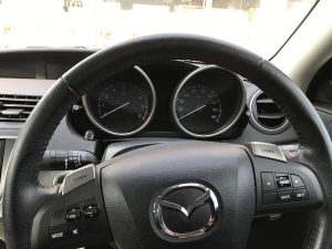 車のハンドル
