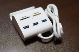 UGREEN カードリーダー USB3.0 ハブ 3ポート搭載 SDマルチカードリーダー外観