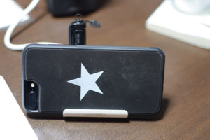 UGREEN カードリーダー USB3.0 ハブ 3ポート搭載 SDマルチカードリーダー はスマホスタンドにもなる